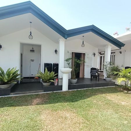 The Bamboo Tree Transit Hotel كاتوناياكى المظهر الخارجي الصورة