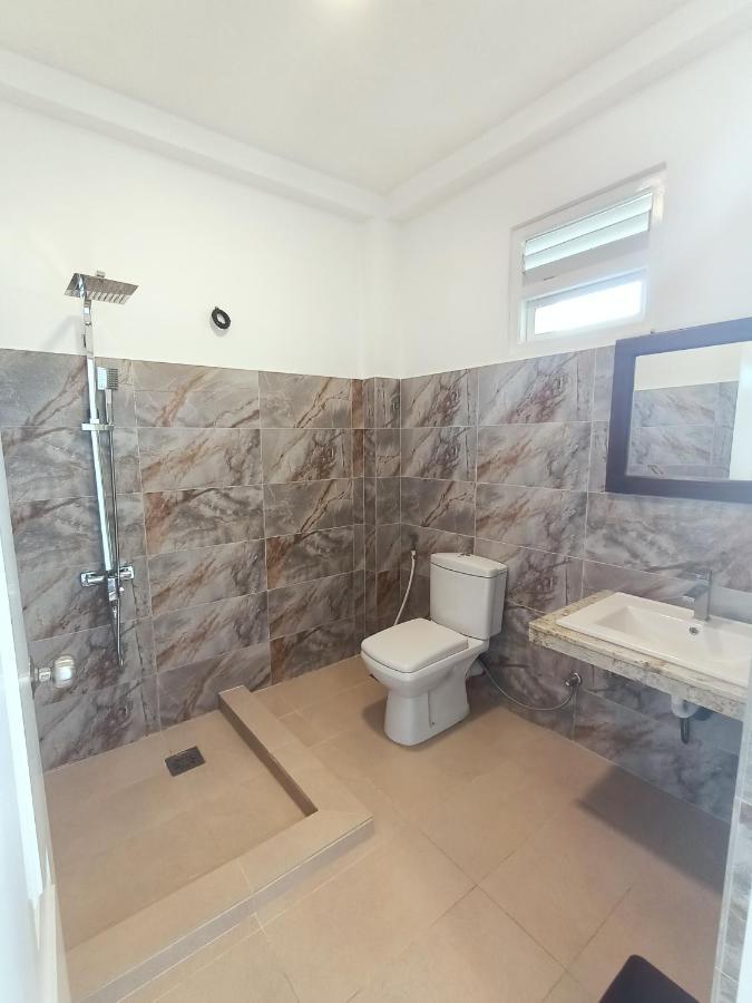 The Bamboo Tree Transit Hotel كاتوناياكى المظهر الخارجي الصورة