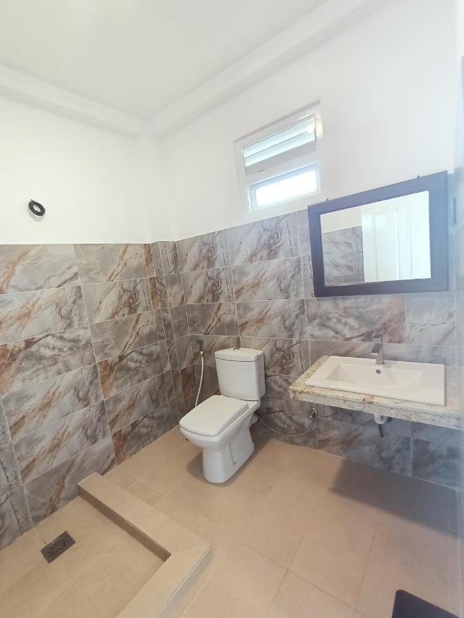 The Bamboo Tree Transit Hotel كاتوناياكى المظهر الخارجي الصورة