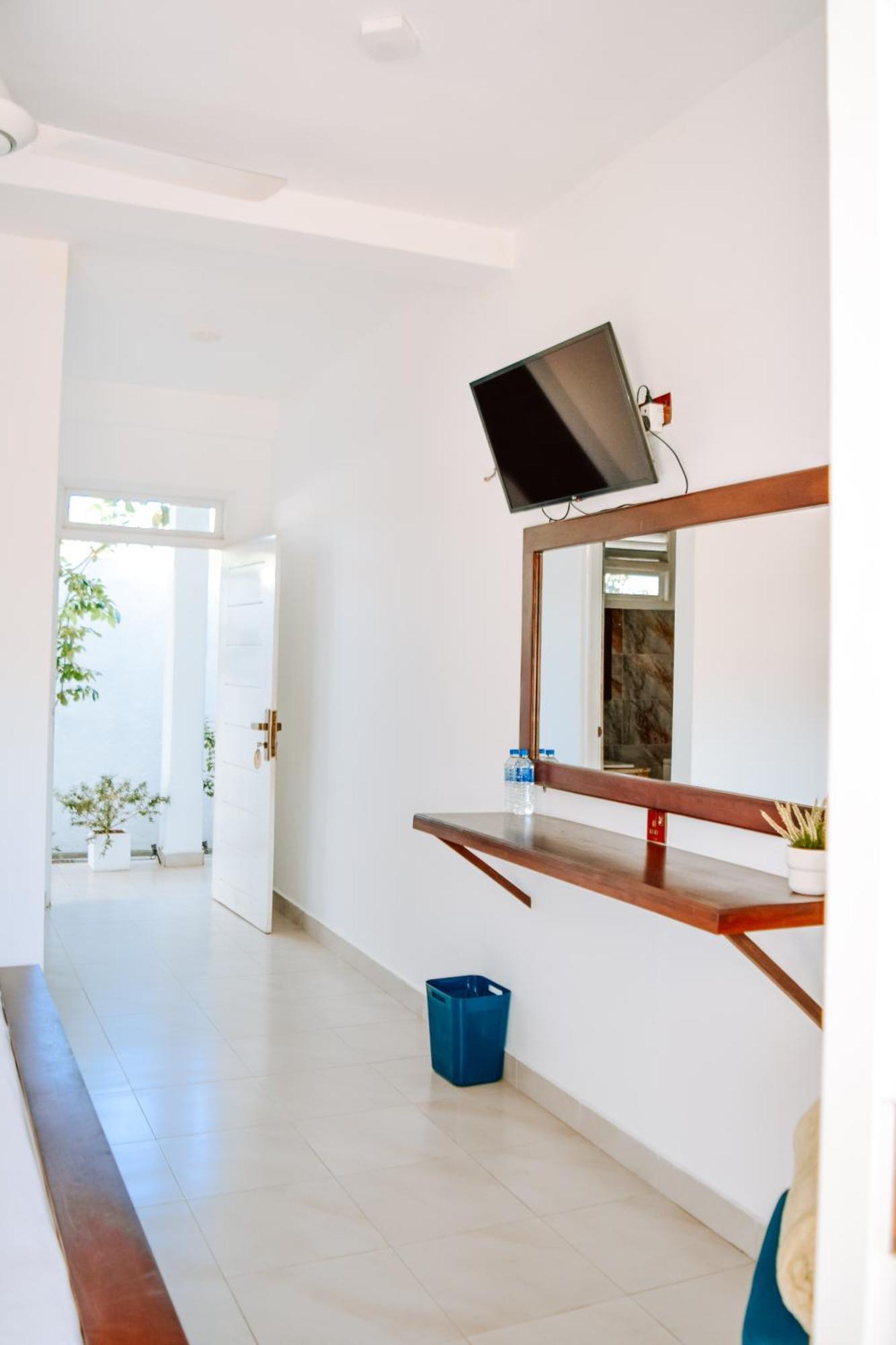 The Bamboo Tree Transit Hotel كاتوناياكى المظهر الخارجي الصورة