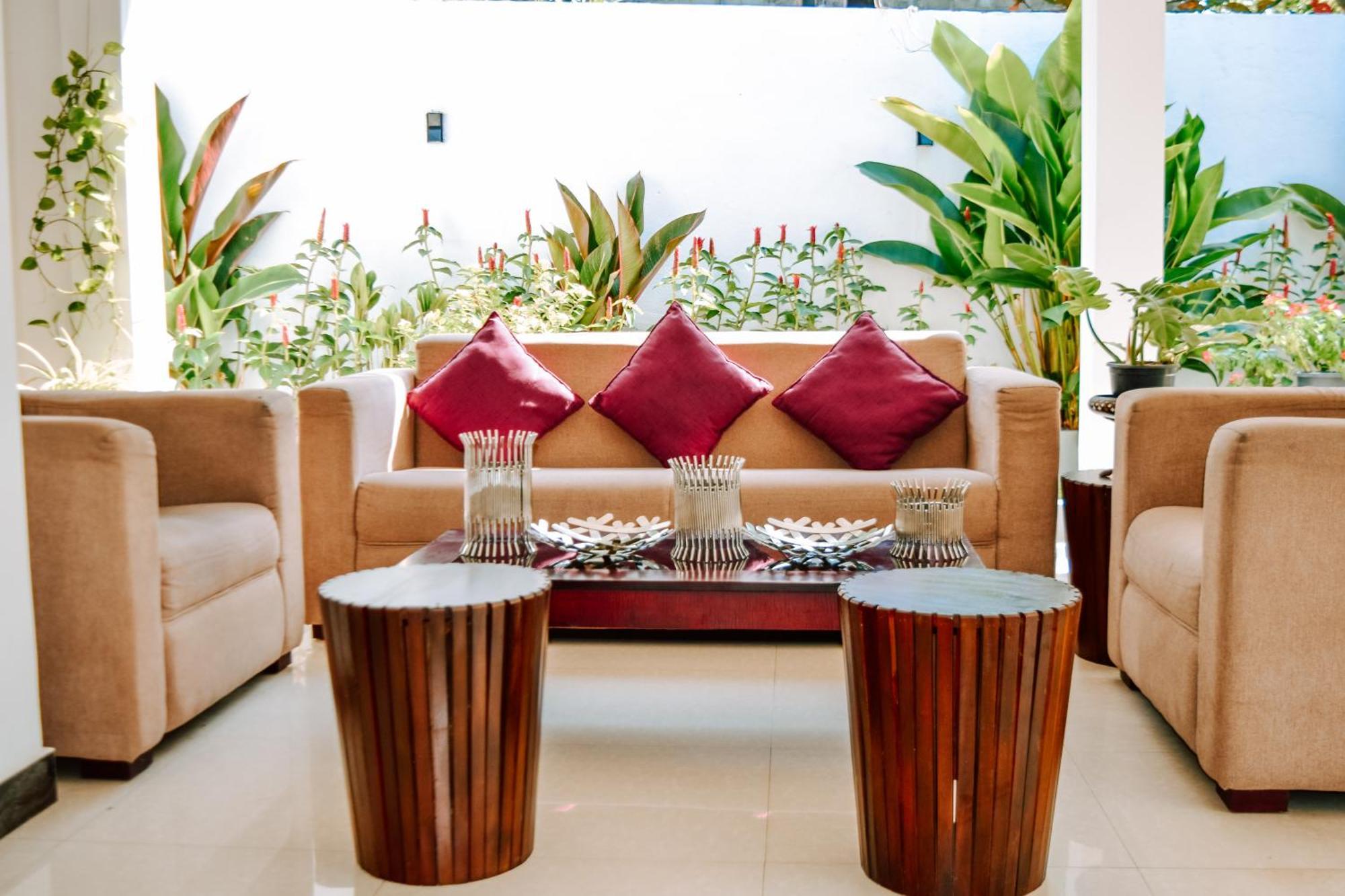 The Bamboo Tree Transit Hotel كاتوناياكى المظهر الخارجي الصورة