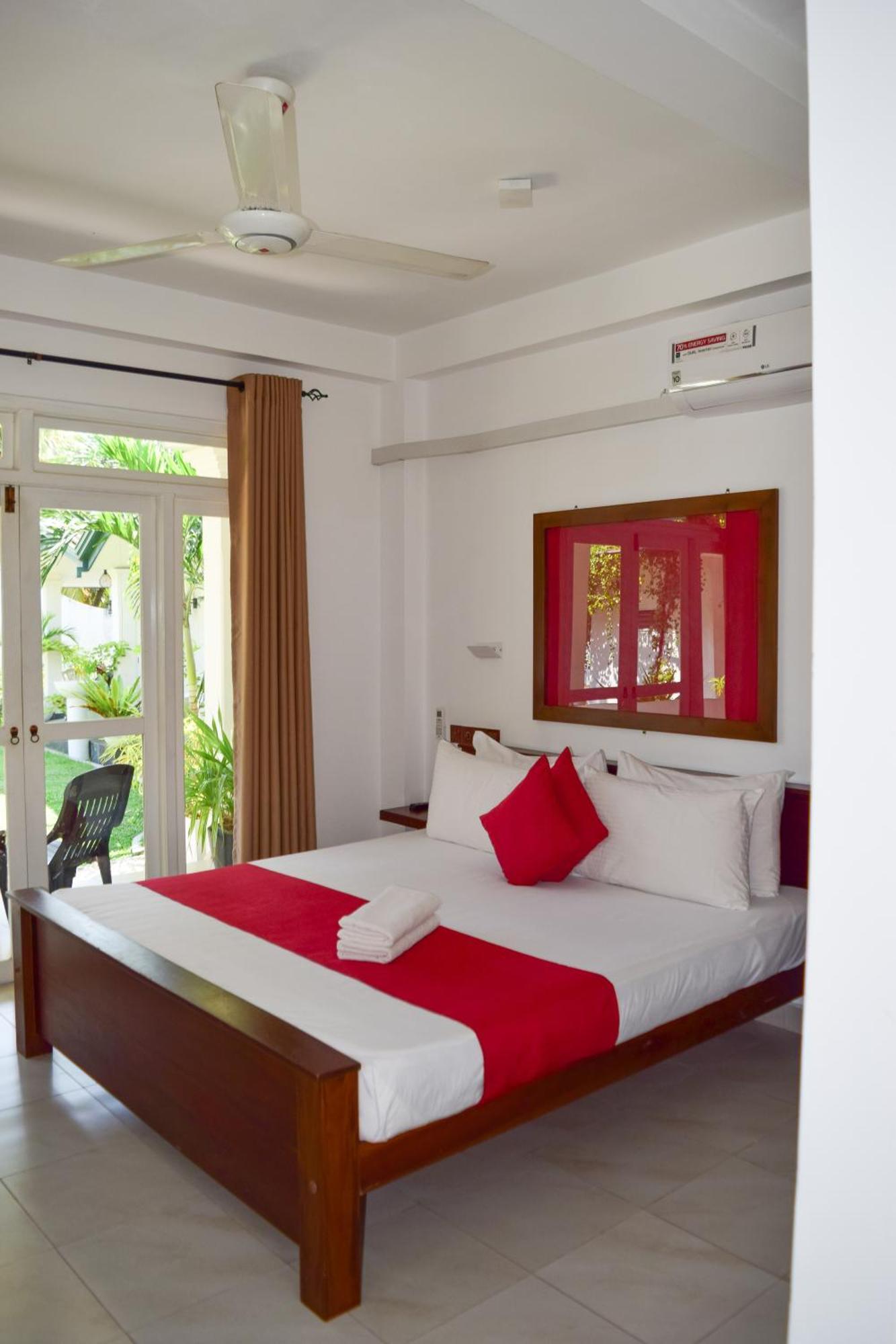 The Bamboo Tree Transit Hotel كاتوناياكى المظهر الخارجي الصورة